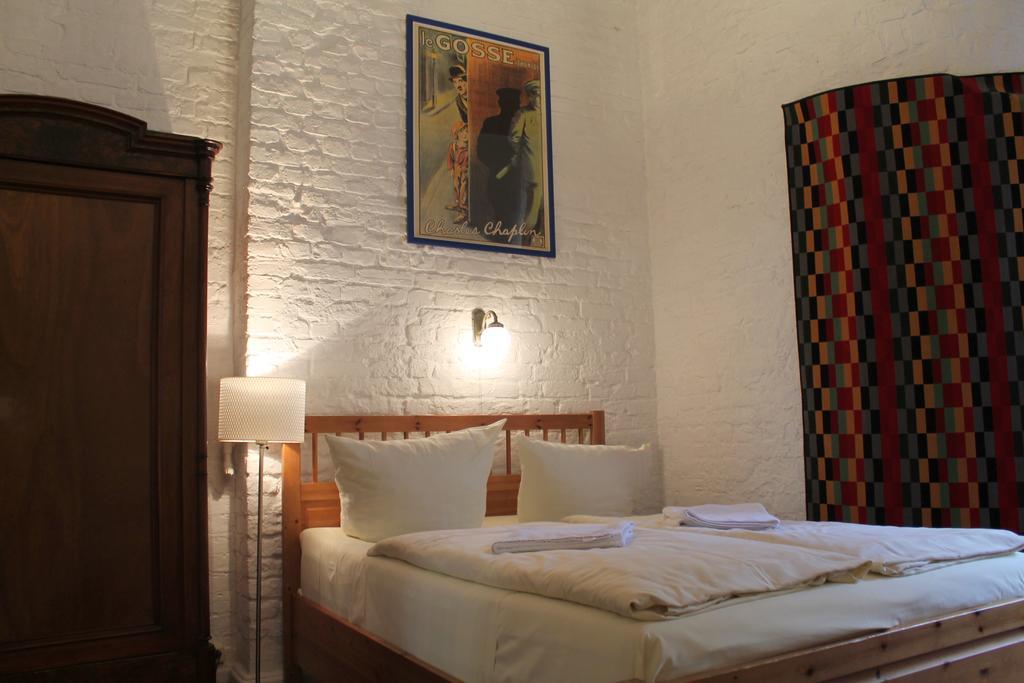 Hotel Pension Waizenegger Am Kurfuerstendamm Berlijn Buitenkant foto
