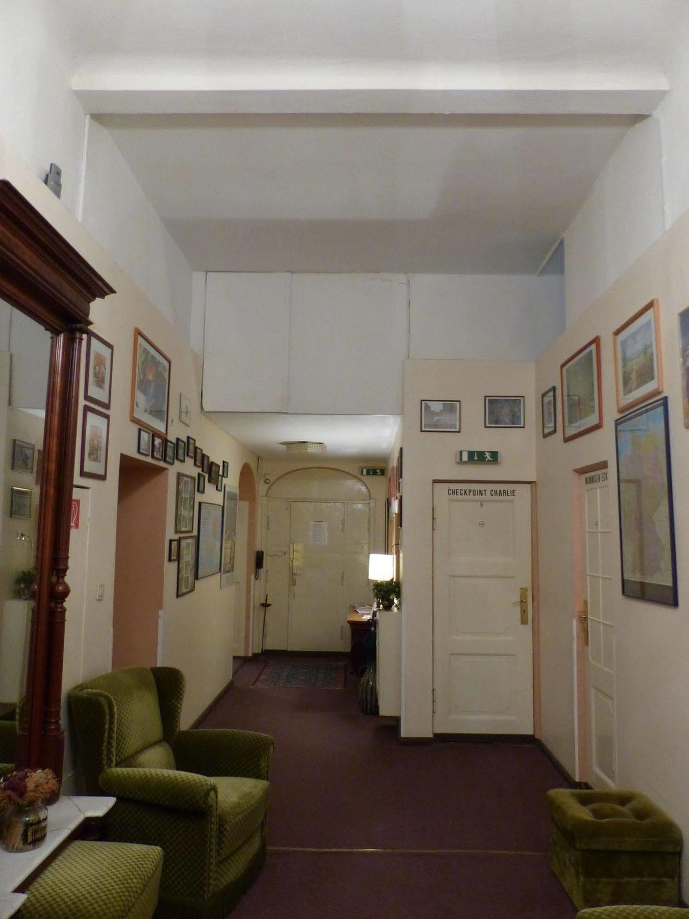 Hotel Pension Waizenegger Am Kurfuerstendamm Berlijn Buitenkant foto