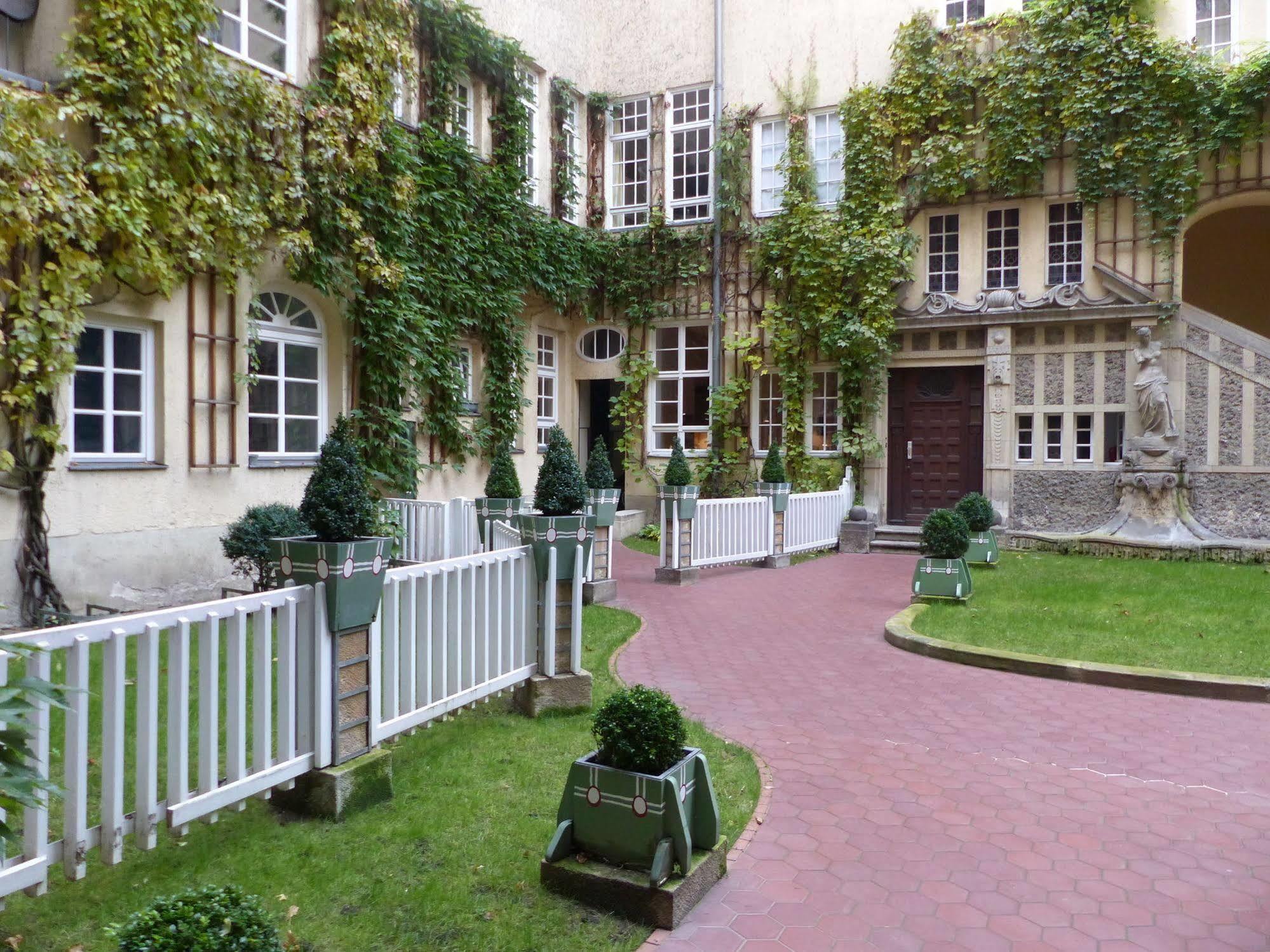 Hotel Pension Waizenegger Am Kurfuerstendamm Berlijn Buitenkant foto