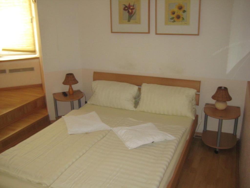 Hotel Pension Waizenegger Am Kurfuerstendamm Berlijn Kamer foto