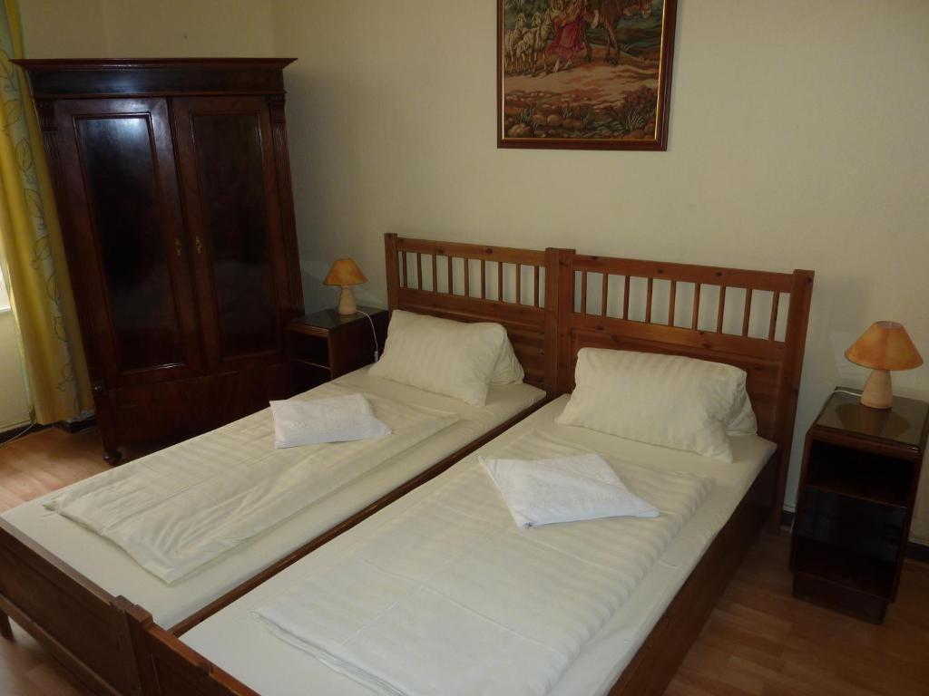 Hotel Pension Waizenegger Am Kurfuerstendamm Berlijn Kamer foto